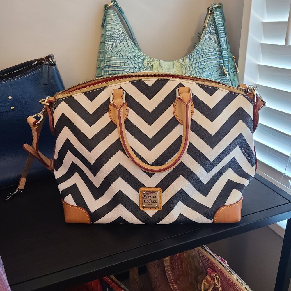 Dooney & Bourke Chevron Geena Satchel Crossbody Purse & Clutch GUC